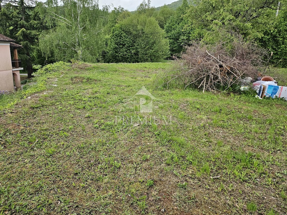 TERRENO EDIFICABILE DI FORMA CORRETTA