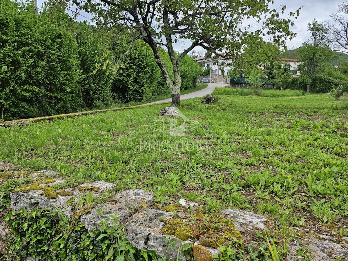 TERRENO EDIFICABILE DI FORMA CORRETTA