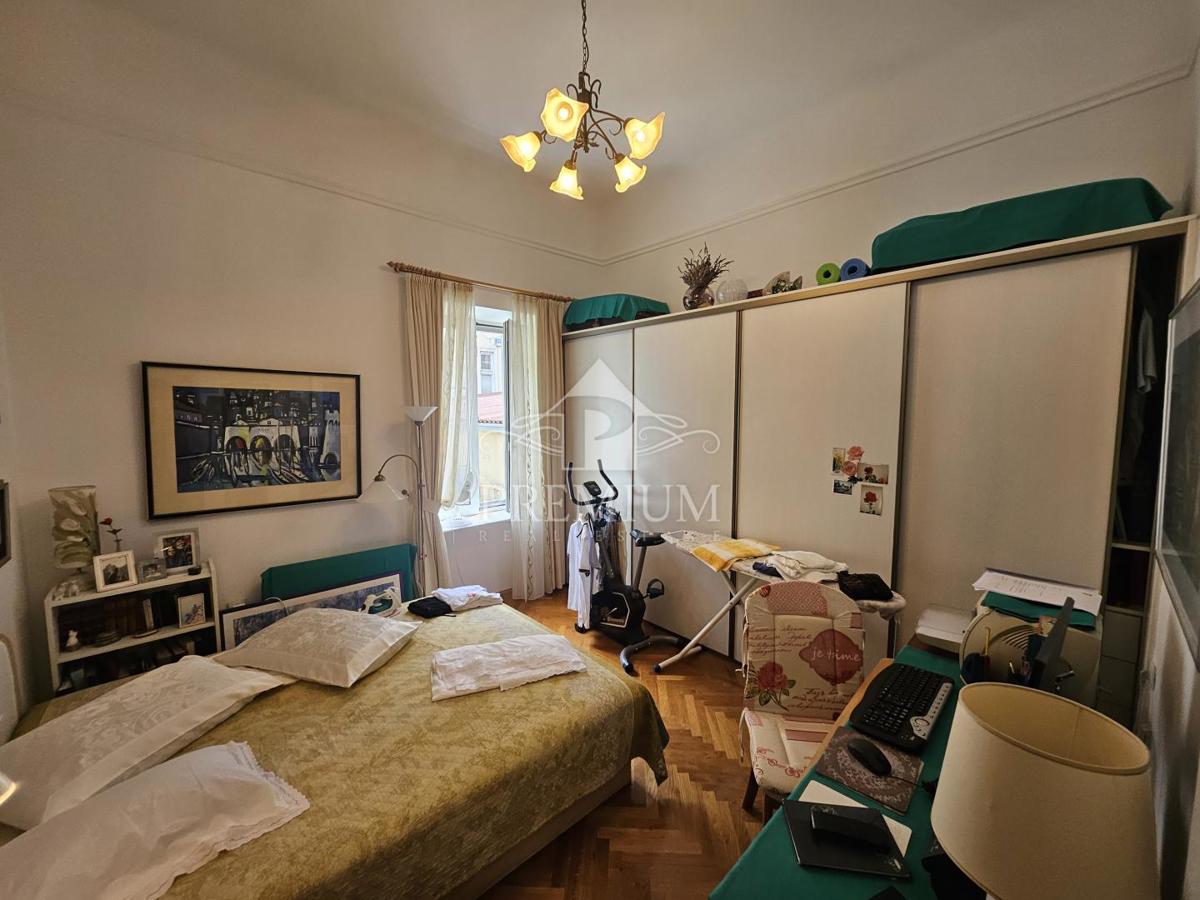 APPARTAMENTO CON UNA CAMERA DA LETTO IN CENTRO