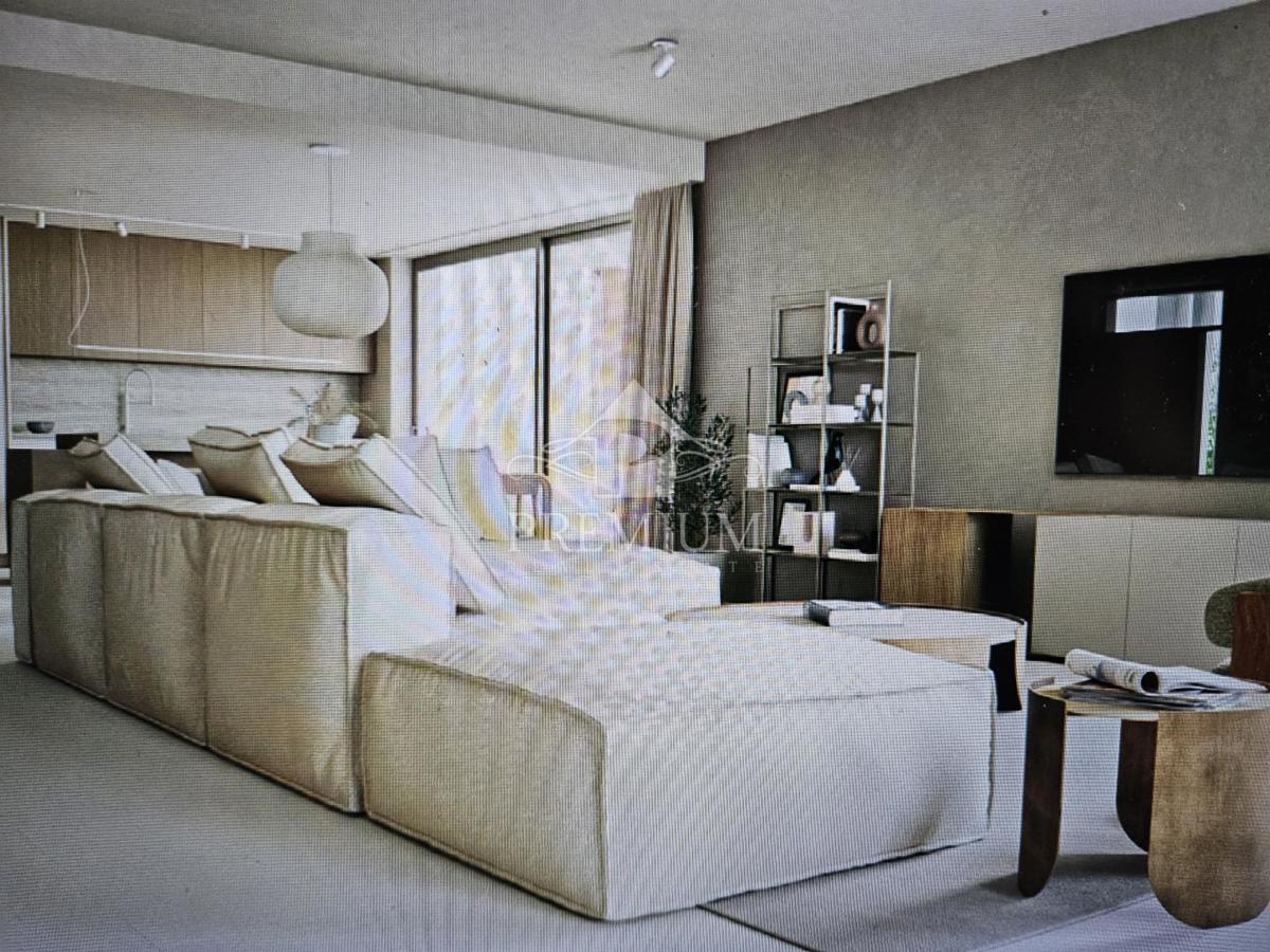 NUOVO EDIFICIO MODERNO CON PISCINA E AMPIO GIARDINO