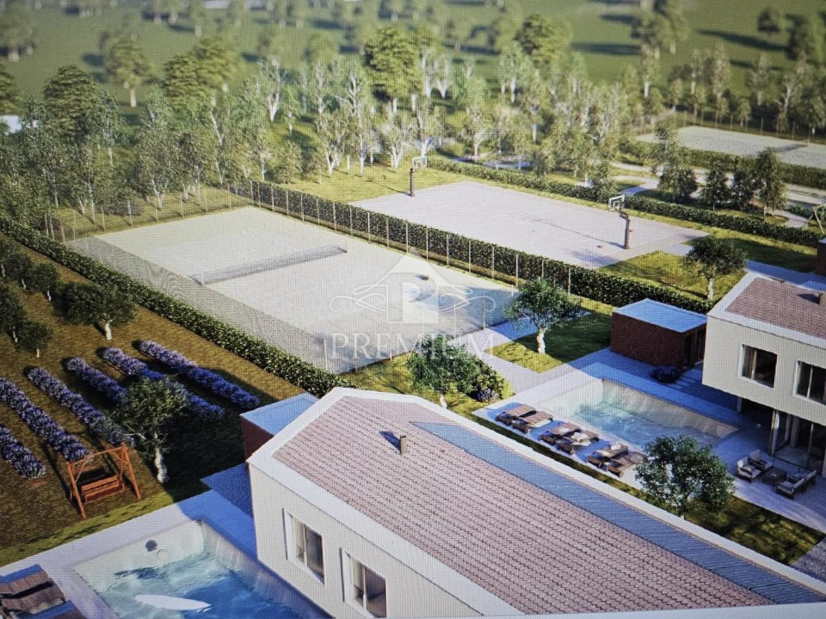 NUOVO EDIFICIO MODERNO CON PISCINA E AMPIO GIARDINO