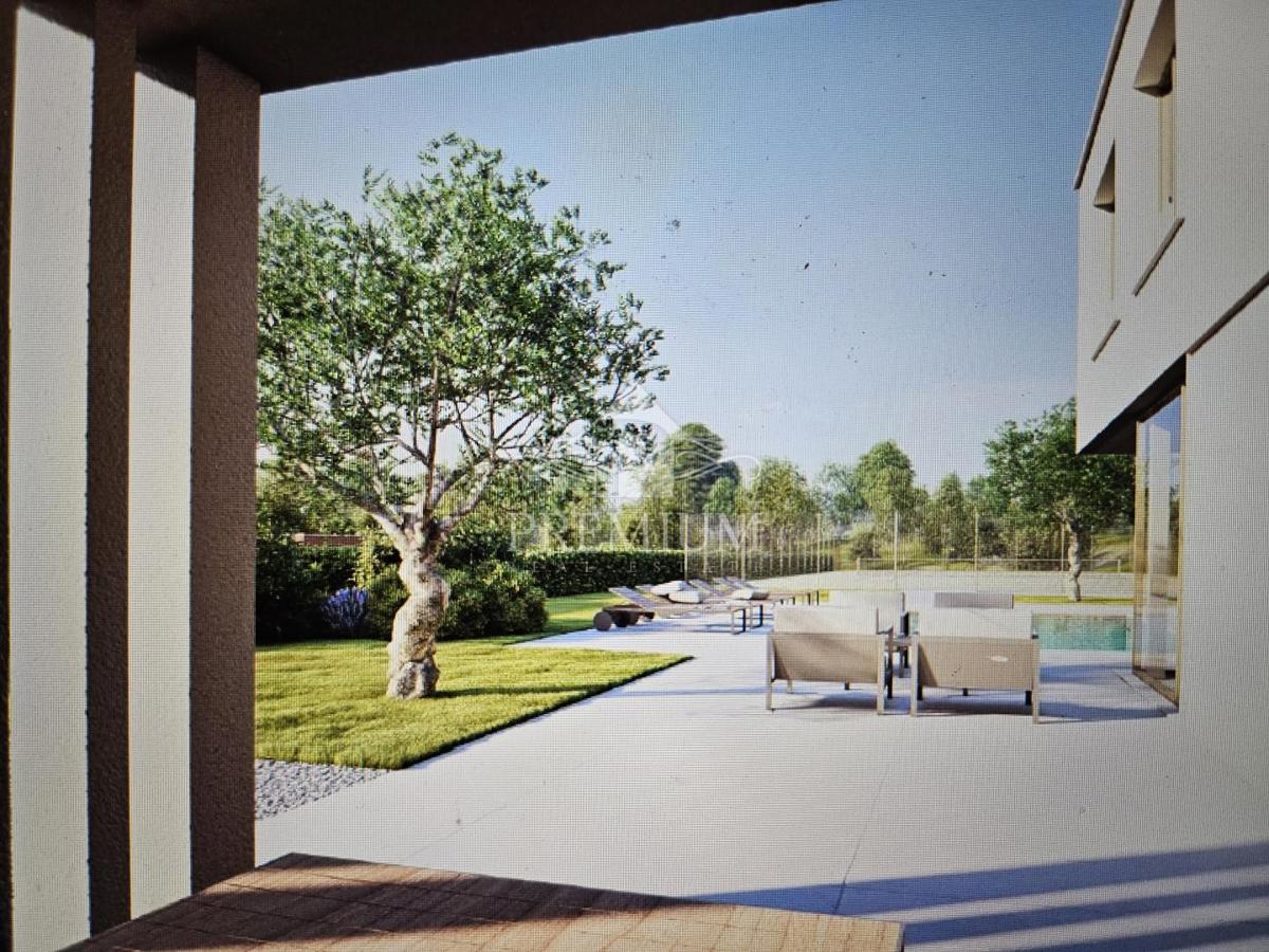 NUOVO EDIFICIO MODERNO CON PISCINA E AMPIO GIARDINO