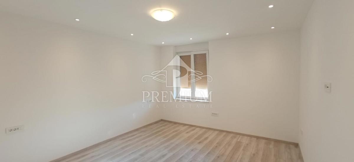 APPARTAMENTO CON TRE CAMERE DA LETTO NEL CENTRO DI POLA, RISTRUTTURAZIONE 2025