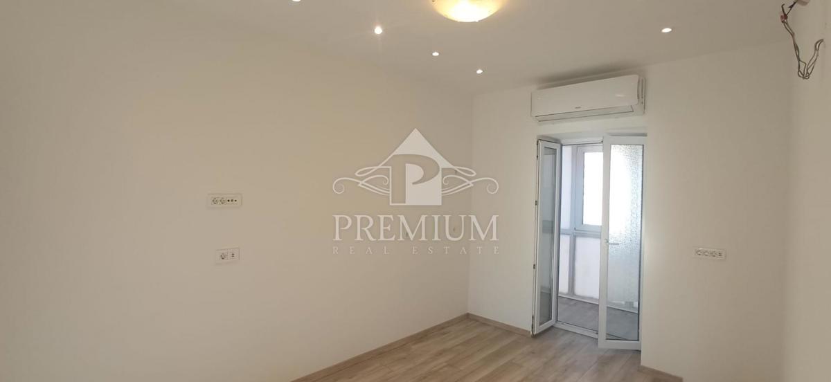 APPARTAMENTO CON TRE CAMERE DA LETTO NEL CENTRO DI POLA, RISTRUTTURAZIONE 2025