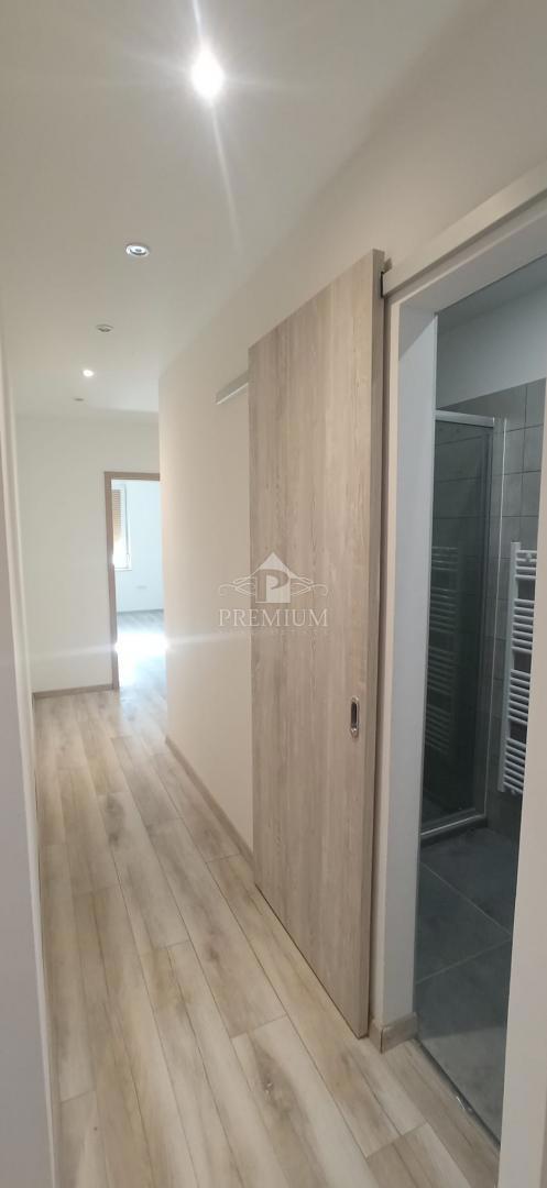 APPARTAMENTO CON TRE CAMERE DA LETTO NEL CENTRO DI POLA, RISTRUTTURAZIONE 2025