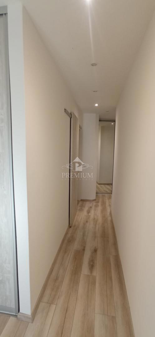 APPARTAMENTO CON TRE CAMERE DA LETTO NEL CENTRO DI POLA, RISTRUTTURAZIONE 2025