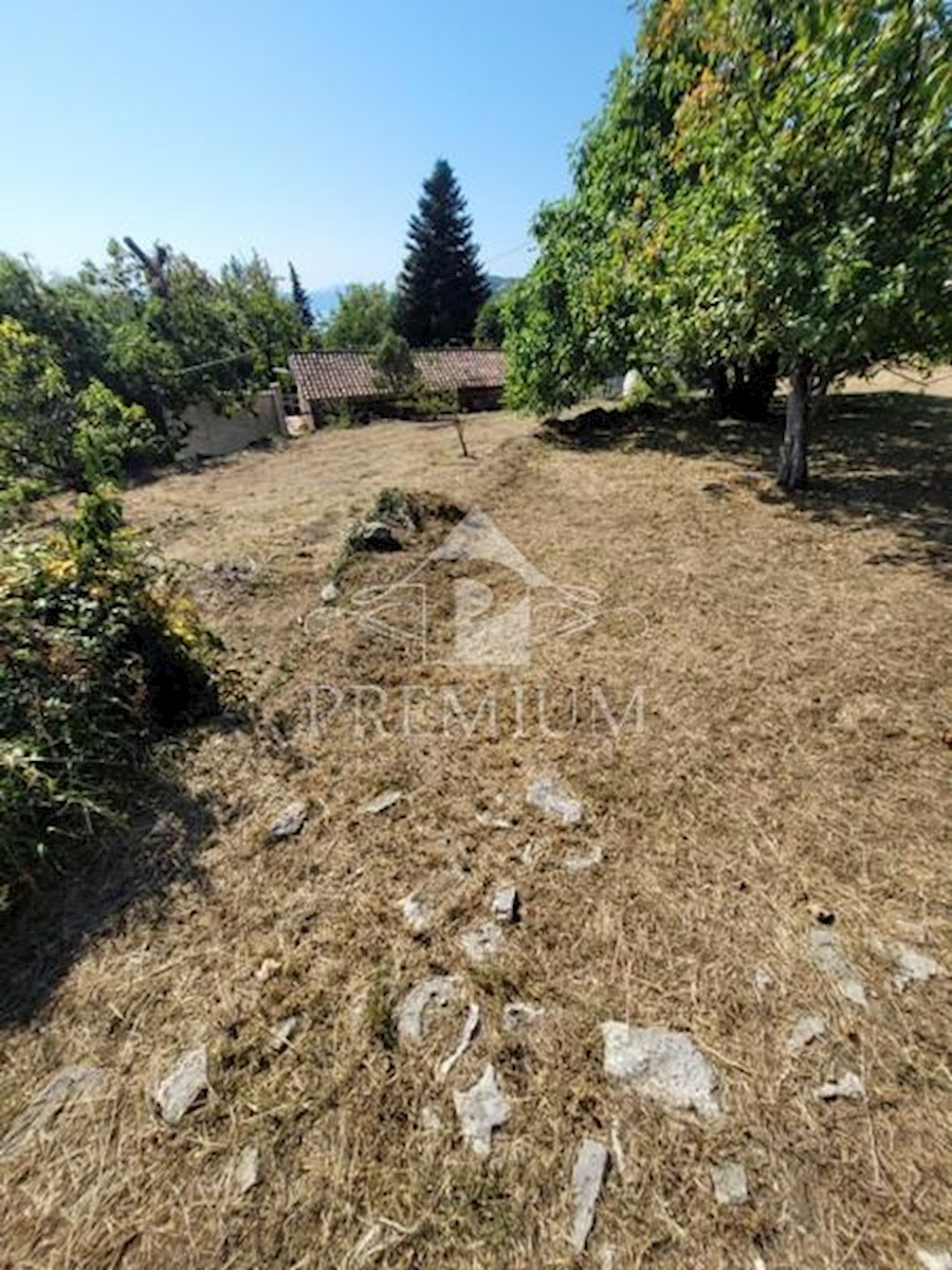 DOPPIA CASA D'EPOCA CON AMPIO GIARDINO