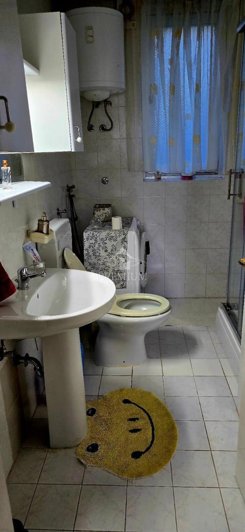 APPARTAMENTO AL PIANO TERRA, LOGGIA, GIARDINO DI CASA