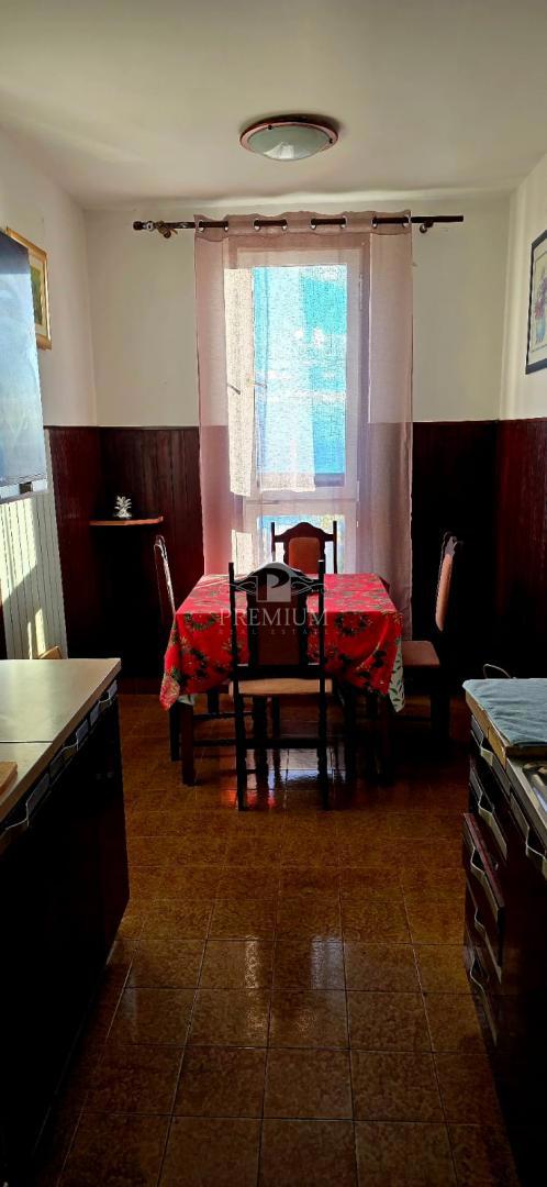 APPARTAMENTO AL PIANO TERRA, LOGGIA, GIARDINO DI CASA