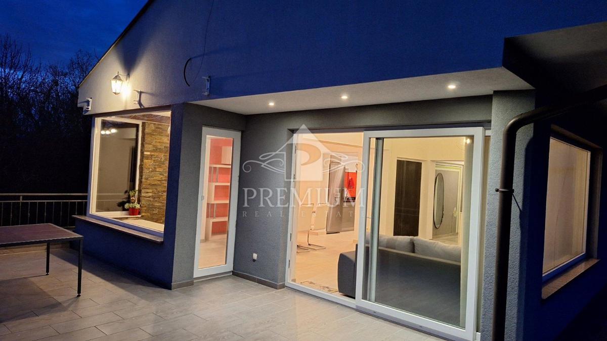 APPARTAMENTO 140 m2, PARCHEGGIO