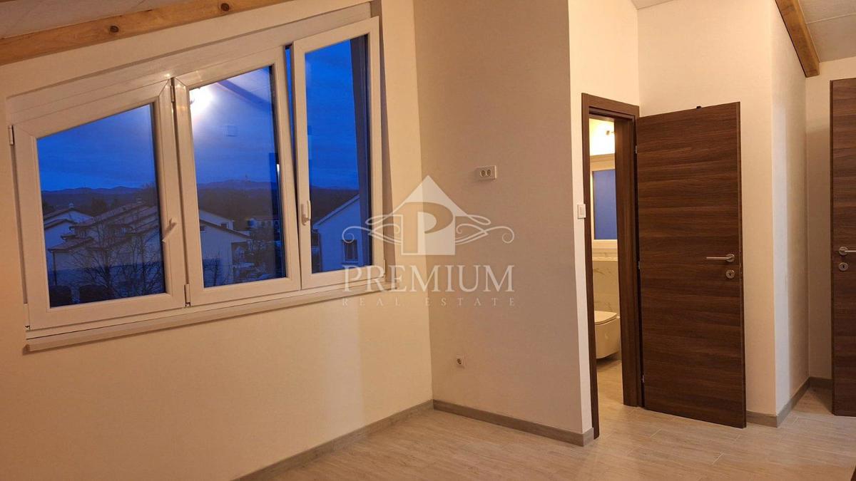 APPARTAMENTO 140 m2, PARCHEGGIO