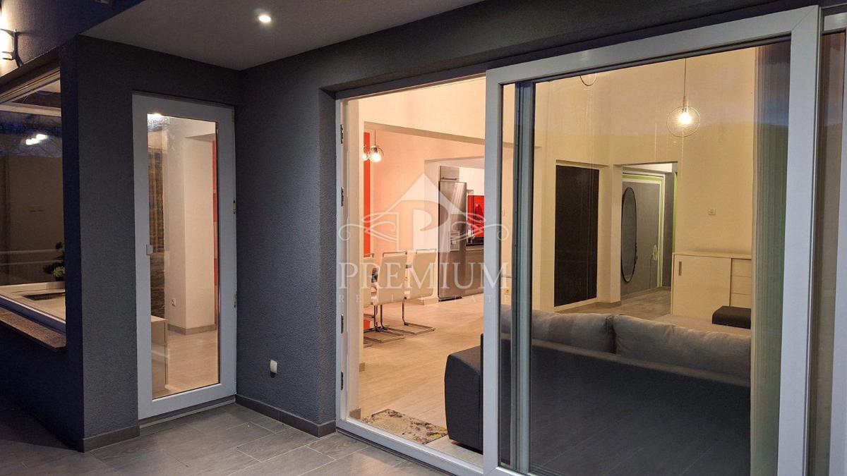 APPARTAMENTO 140 m2, PARCHEGGIO