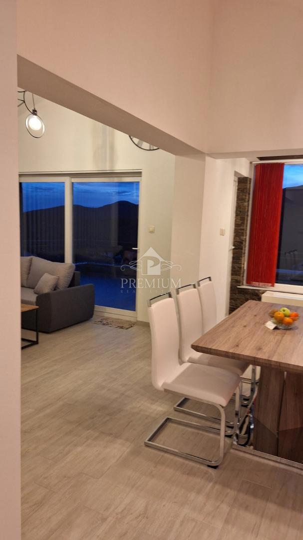 APPARTAMENTO 140 m2, PARCHEGGIO