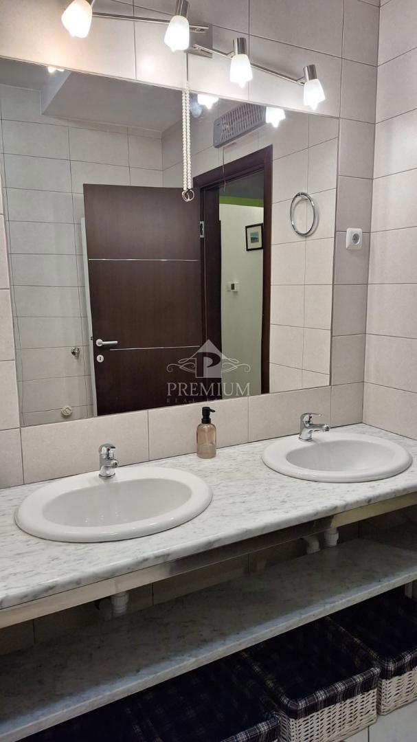 APPARTAMENTO 140 m2, PARCHEGGIO