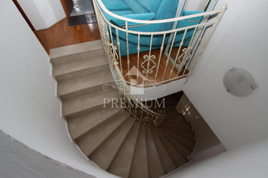 APPARTAMENTO DUPLEX 290 m2, VICINO AL MARE, VISTA, GARAGE