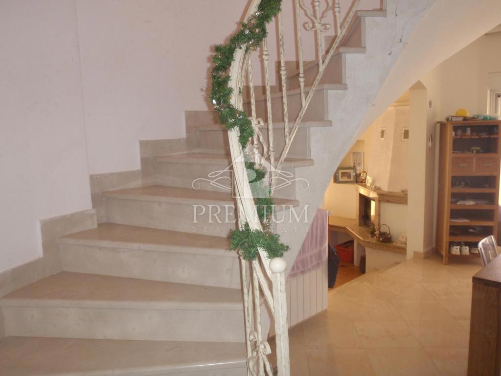 APPARTAMENTO DUPLEX 290 m2, VICINO AL MARE, VISTA, GARAGE