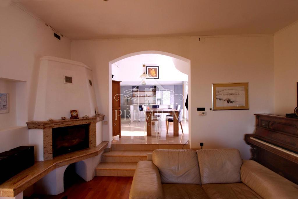 APPARTAMENTO DUPLEX 290 m2, VICINO AL MARE, VISTA, GARAGE