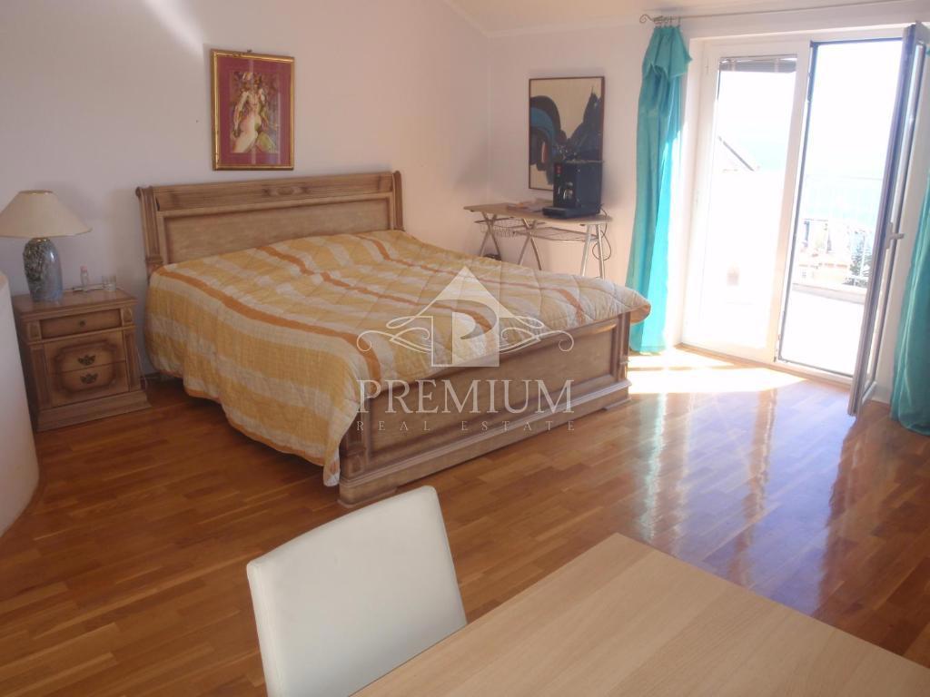 APPARTAMENTO DUPLEX 290 m2, VICINO AL MARE, VISTA, GARAGE