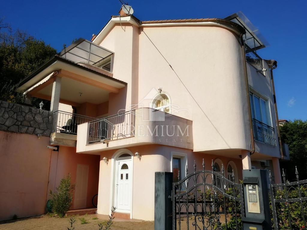 APPARTAMENTO DUPLEX 290 m2, VICINO AL MARE, VISTA, GARAGE