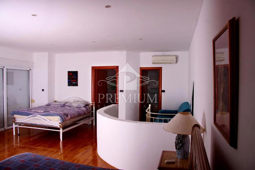 APPARTAMENTO DUPLEX 290 m2, VICINO AL MARE, VISTA, GARAGE