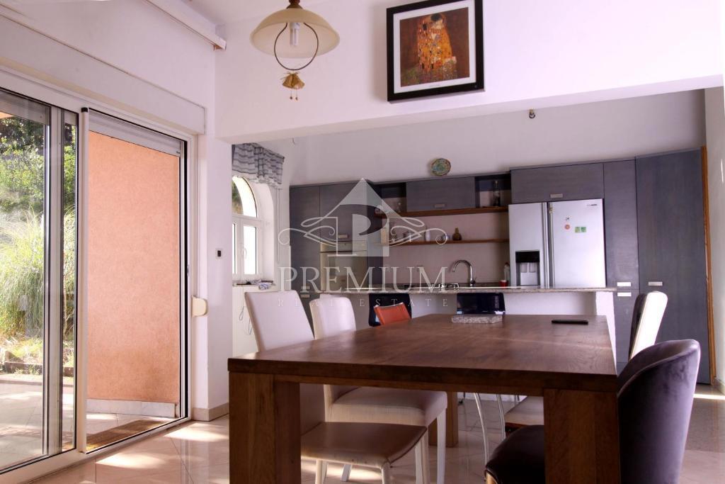 APPARTAMENTO DUPLEX 290 m2, VICINO AL MARE, VISTA, GARAGE