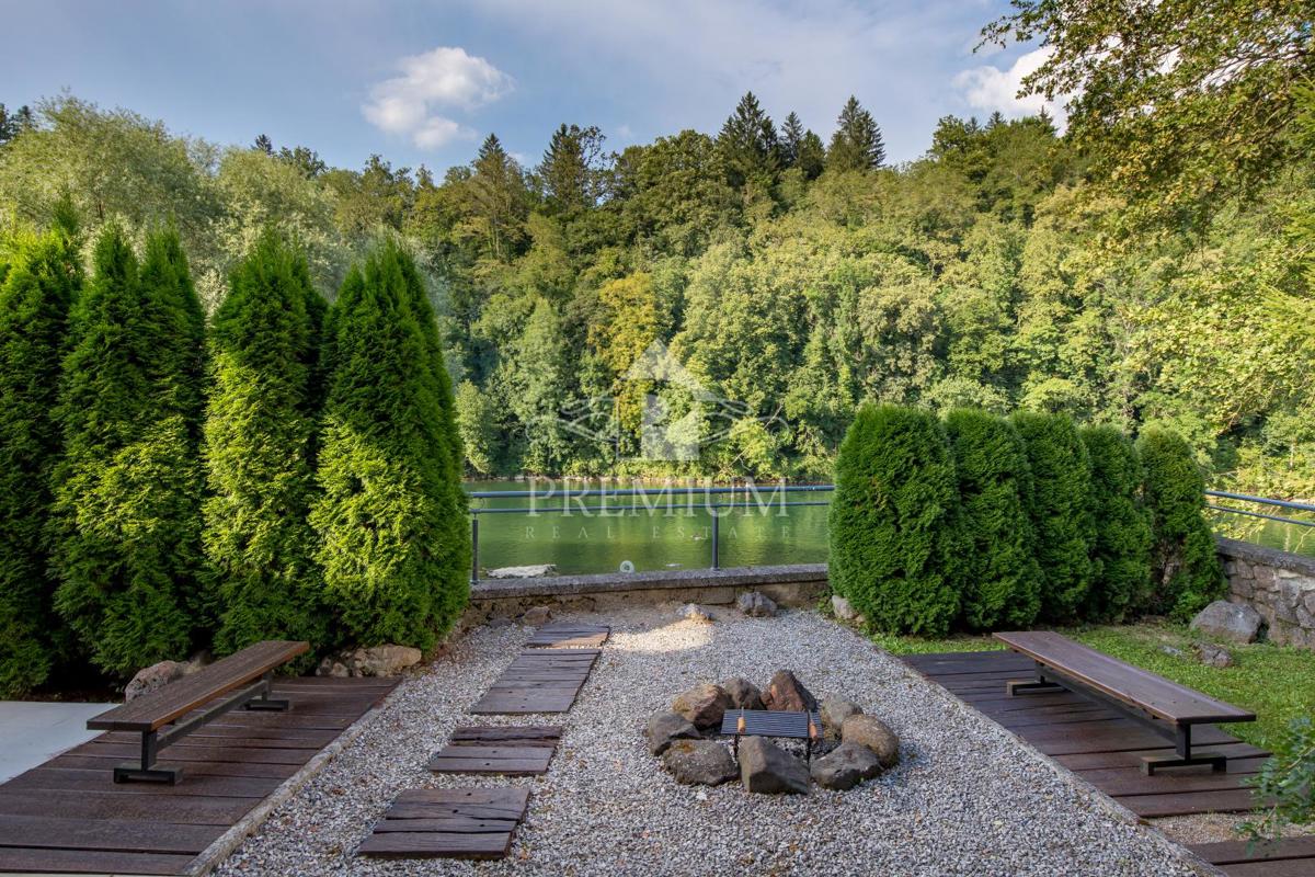 BELLISSIMA PROPRIETÀ SUL FIUME KUPA