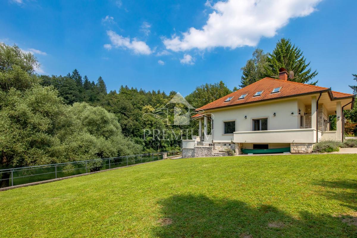 BELLISSIMA PROPRIETÀ SUL FIUME KUPA