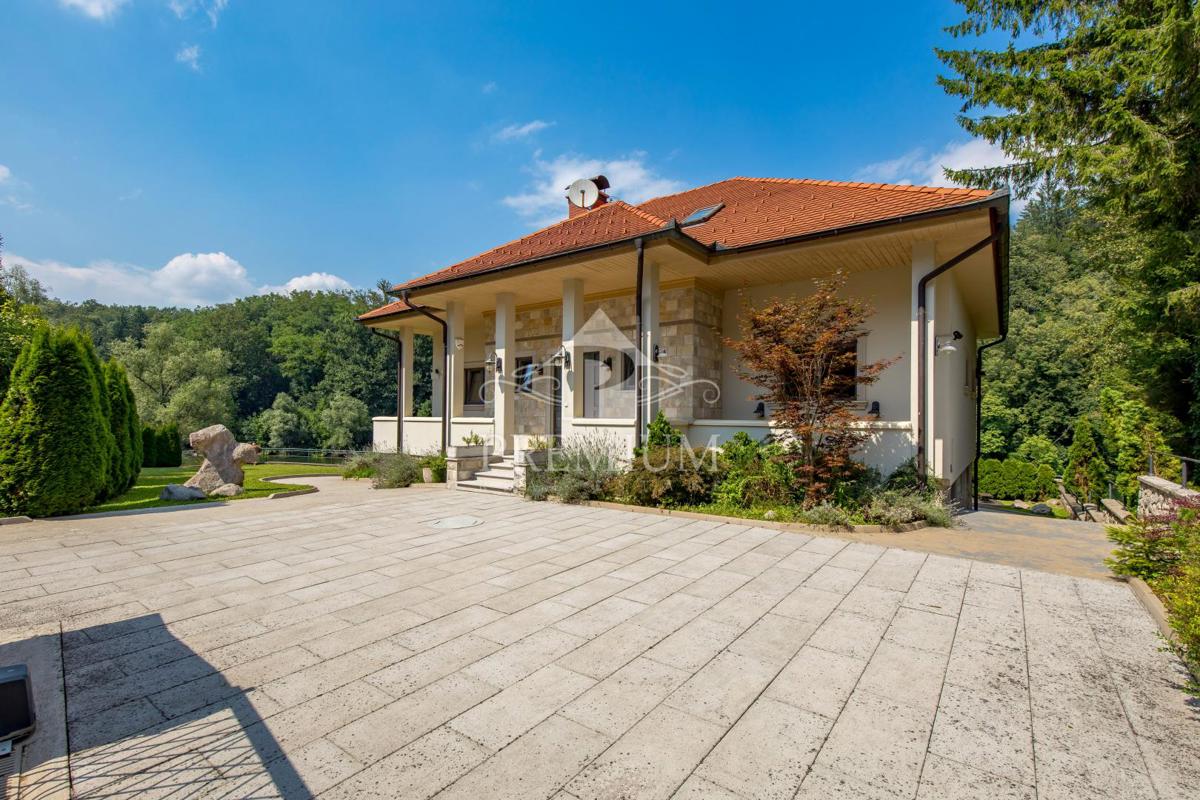 BELLISSIMA PROPRIETÀ SUL FIUME KUPA