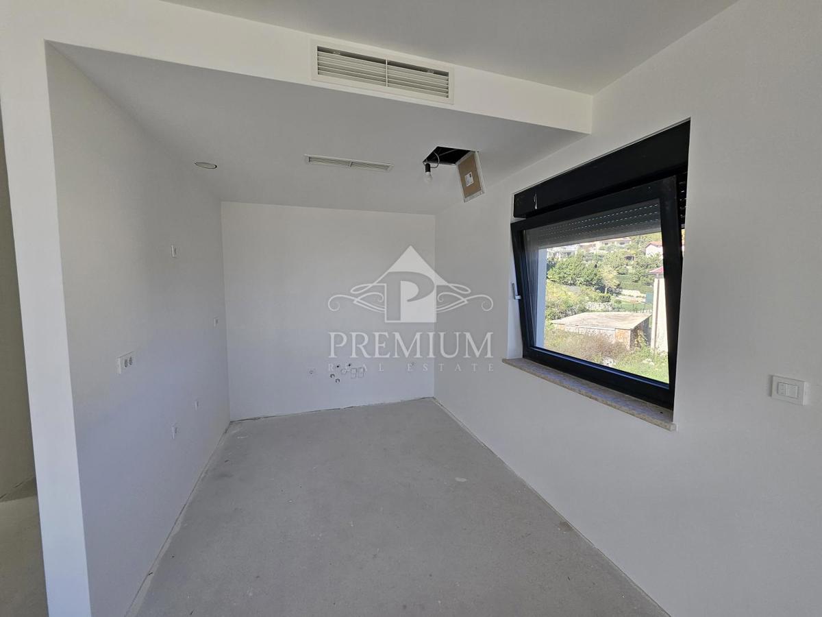 APPARTAMENTO CON BELLISSIMA VISTA, PARCHEGGIO, COSTRUITO NEL 2025