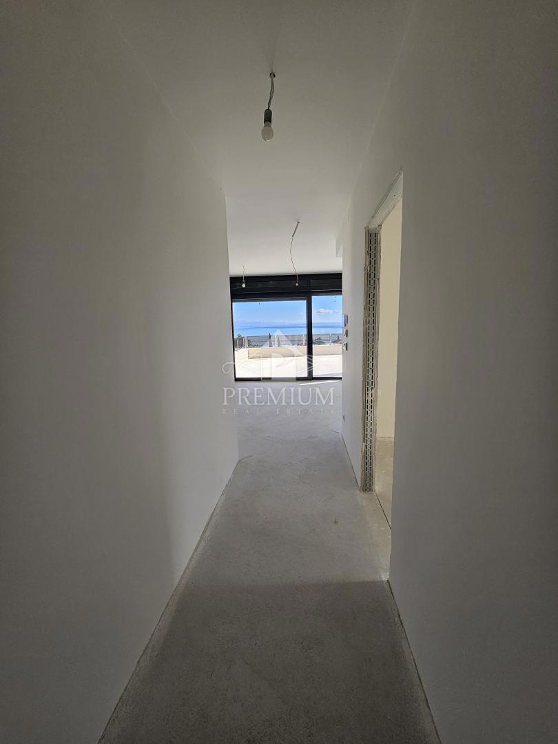 APPARTAMENTO CON BELLISSIMA VISTA, PARCHEGGIO, COSTRUITO NEL 2025