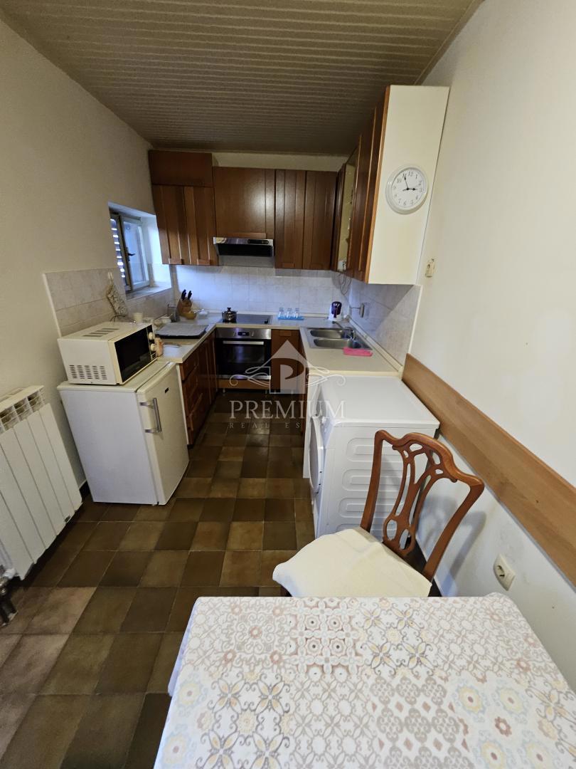 APPARTAMENTO CON GIARDINO, CENTRO