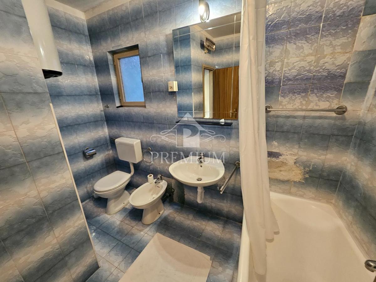 APPARTAMENTO CON GIARDINO, CENTRO