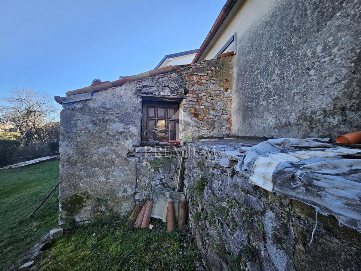 VECCHIA CASA PER ADATTAMENTO