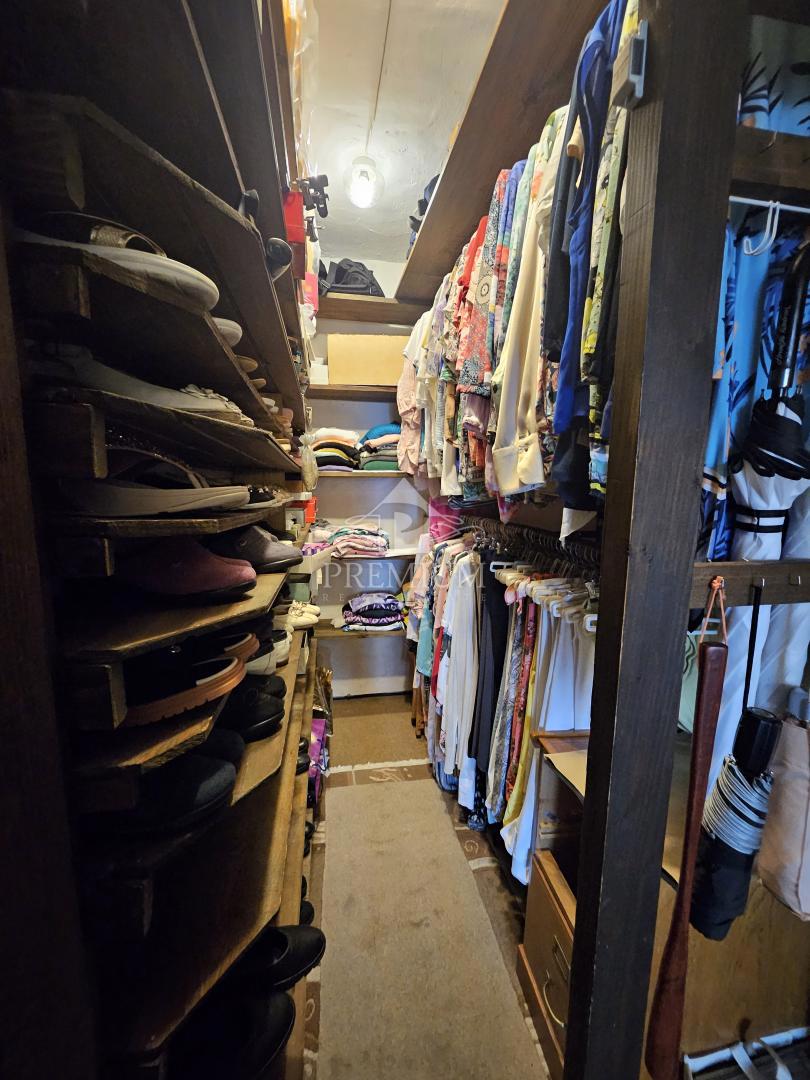 CASA UNIFAMILIARE CON AMPIO GIARDINO IN POSIZIONE TRANQUILLA