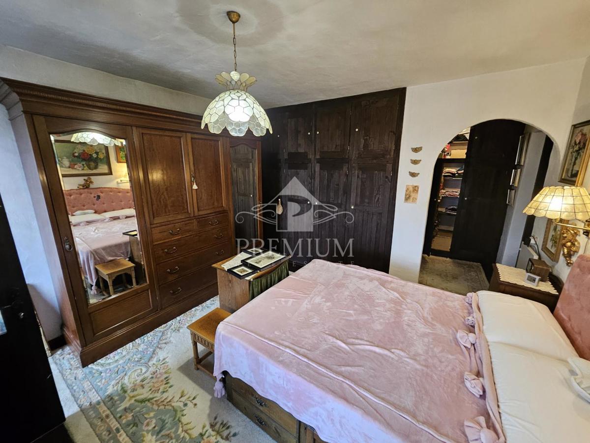 CASA UNIFAMILIARE CON AMPIO GIARDINO IN POSIZIONE TRANQUILLA