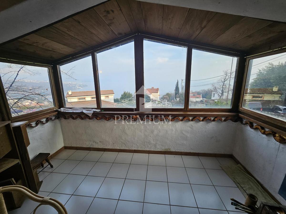 CASA UNIFAMILIARE CON AMPIO GIARDINO IN POSIZIONE TRANQUILLA