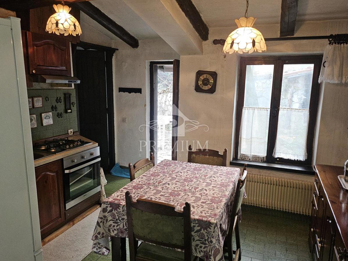 CASA UNIFAMILIARE CON AMPIO GIARDINO IN POSIZIONE TRANQUILLA