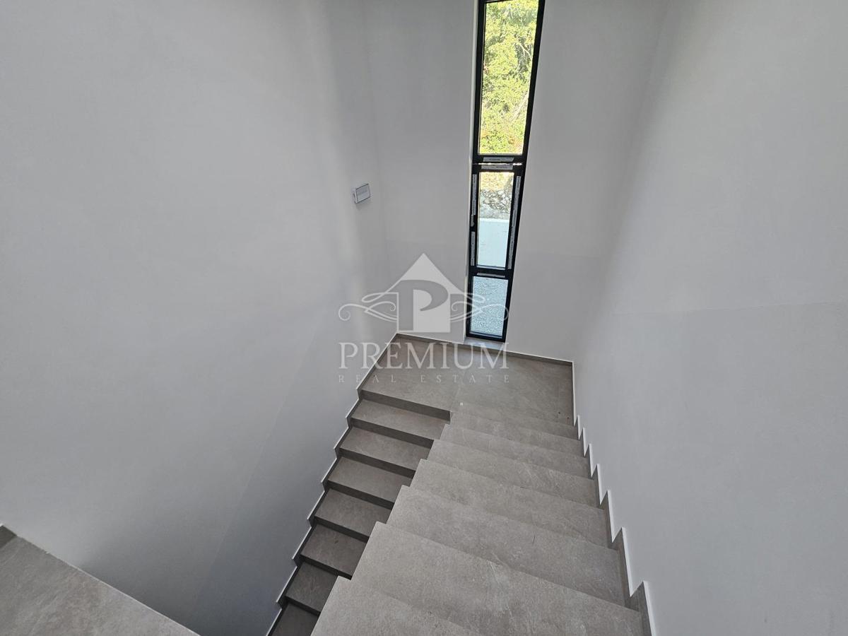 APPARTAMENTO DI NUOVA COSTRUZIONE, GARAGE, ASCENSORE, VISTA