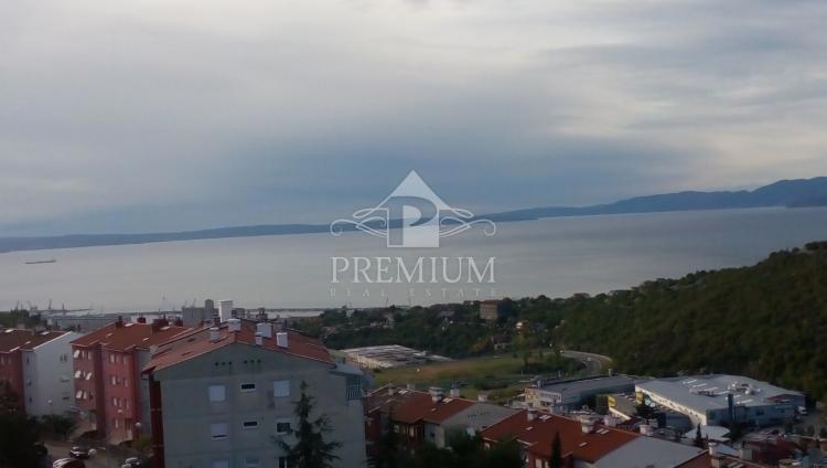 APPARTAMENTO SU DUE PIANI IN NUOVA COSTRUZIONE, GARAGE, VISTA