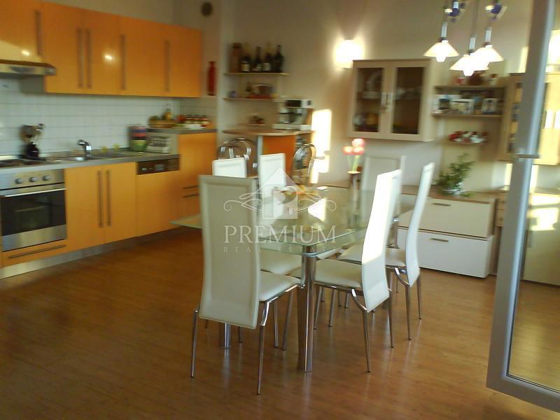 APPARTAMENTO SU DUE PIANI IN NUOVA COSTRUZIONE, GARAGE, VISTA