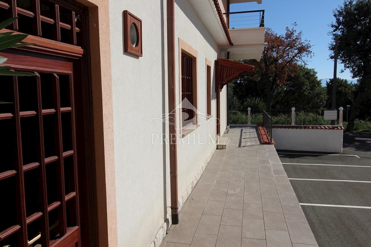 APPARTAMENTO DUPLEX IN POSIZIONE TRANQUILLA, 2 BALCONI, VISTA