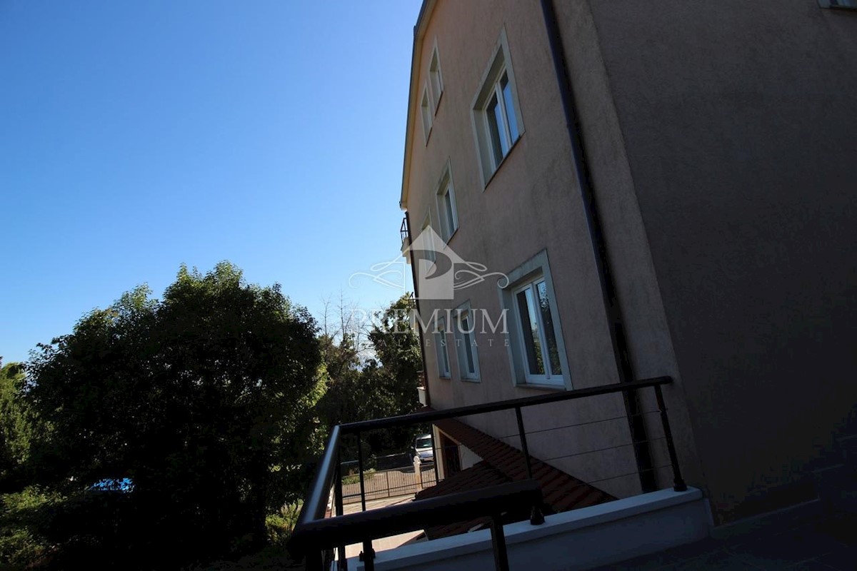 APPARTAMENTO DUPLEX IN POSIZIONE TRANQUILLA, 2 BALCONI, VISTA