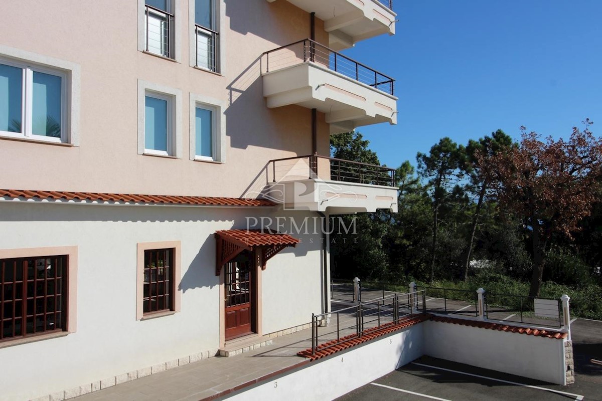 APPARTAMENTO DUPLEX IN POSIZIONE TRANQUILLA, 2 BALCONI, VISTA