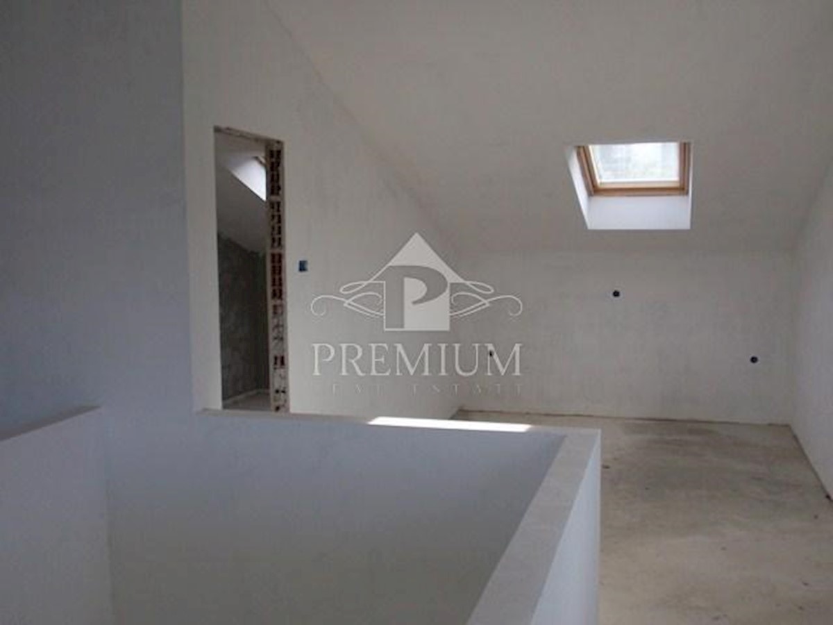 APPARTAMENTO DUPLEX IN POSIZIONE TRANQUILLA, 2 BALCONI, VISTA