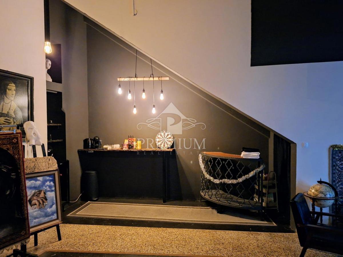 SPAZIO COMMERCIALE VICINO AL CENTRO CITTÀ