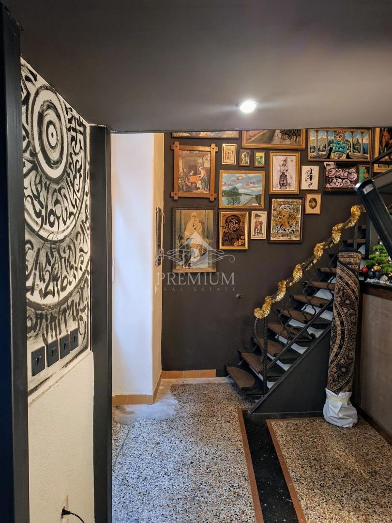 SPAZIO COMMERCIALE VICINO AL CENTRO CITTÀ