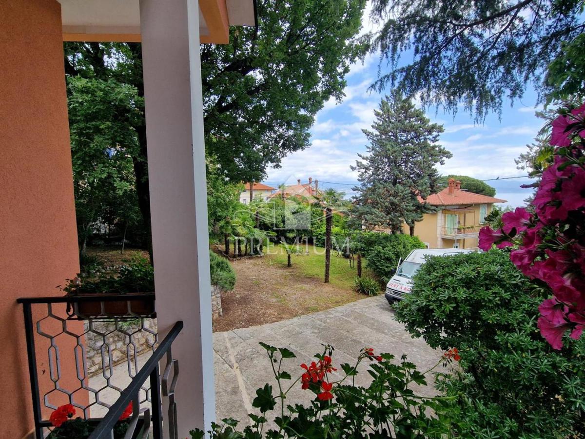 CASA IN POSIZIONE TRANQUILLA CON AMPIO GIARDINO