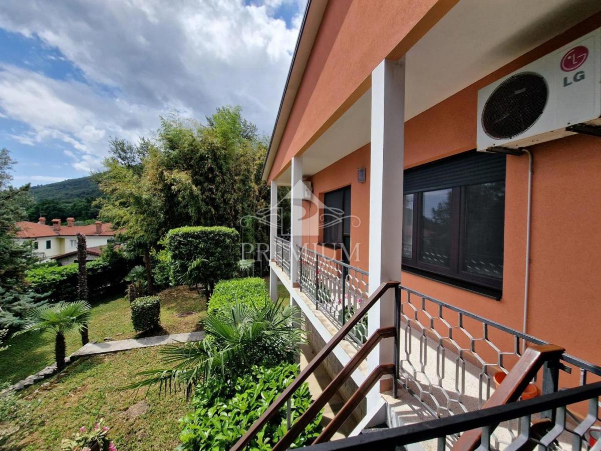 CASA IN POSIZIONE TRANQUILLA CON AMPIO GIARDINO