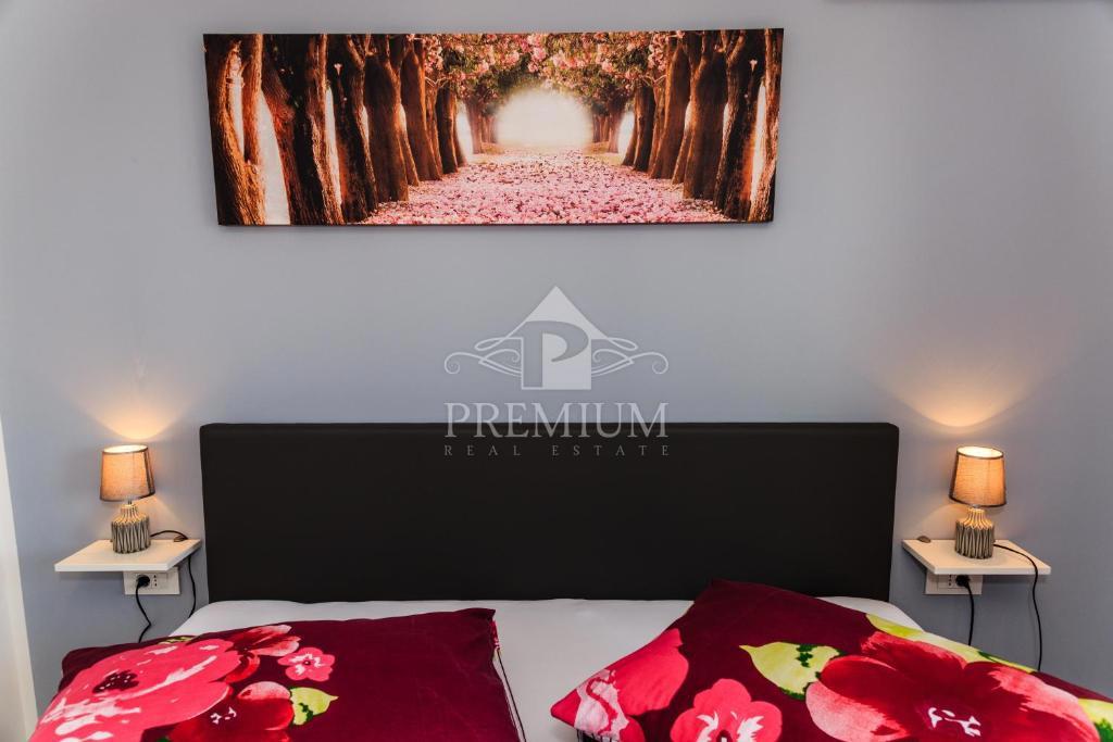 CASA MODERNA CON PISCINA E AMPIO GIARDINO