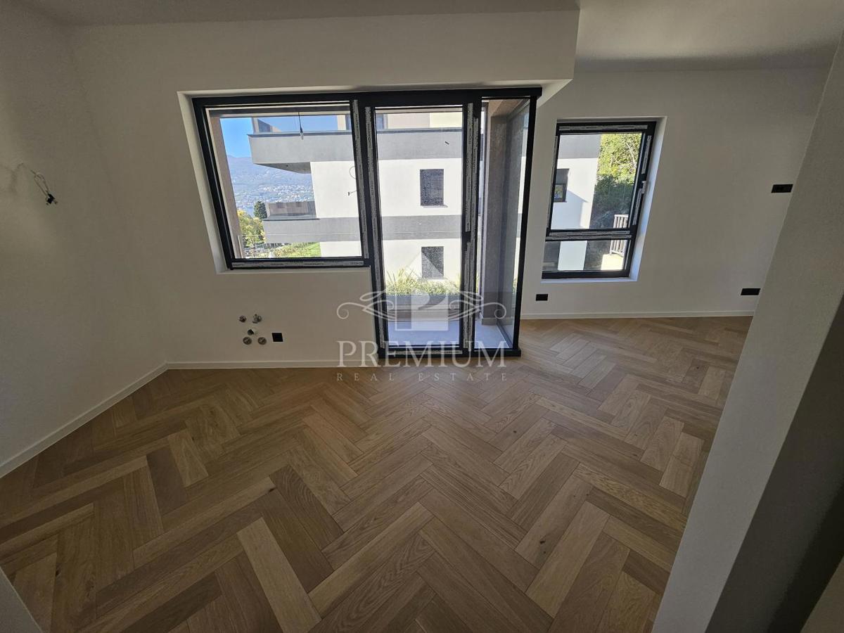 APPARTAMENTO IN NUOVA COSTRUZIONE, ASCENSORE, POSTO AUTO, GIARDINO